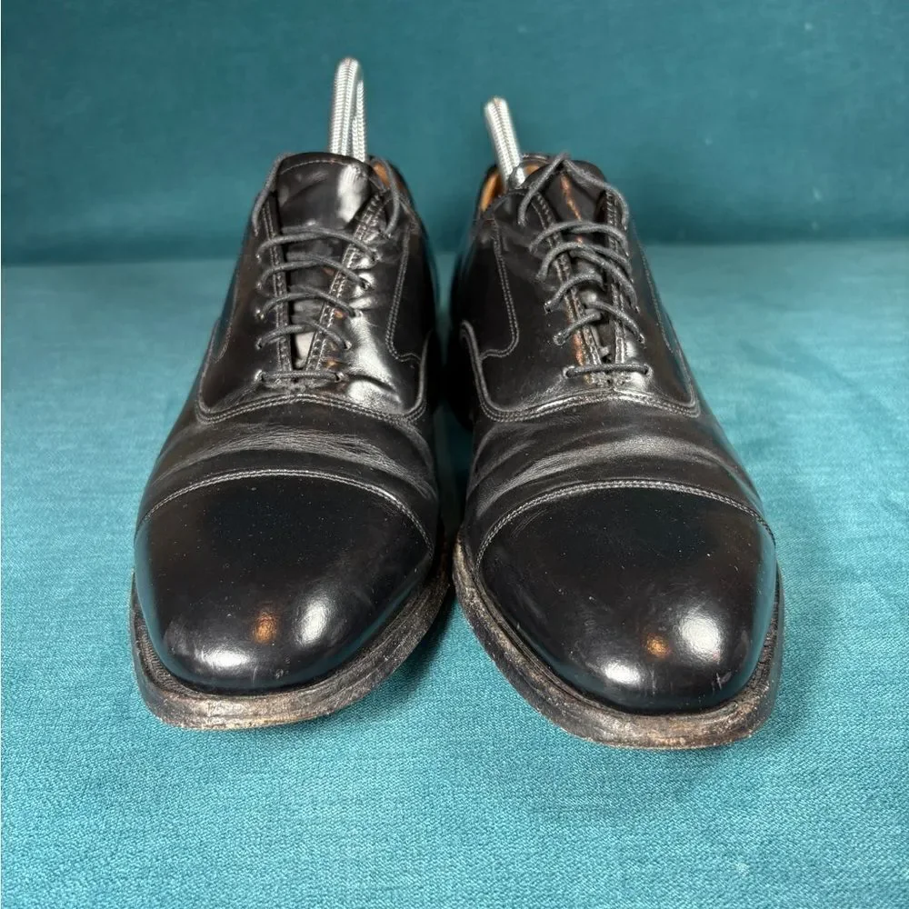 Size 9 - Johnston & Murphy Men's Black Leather shoes